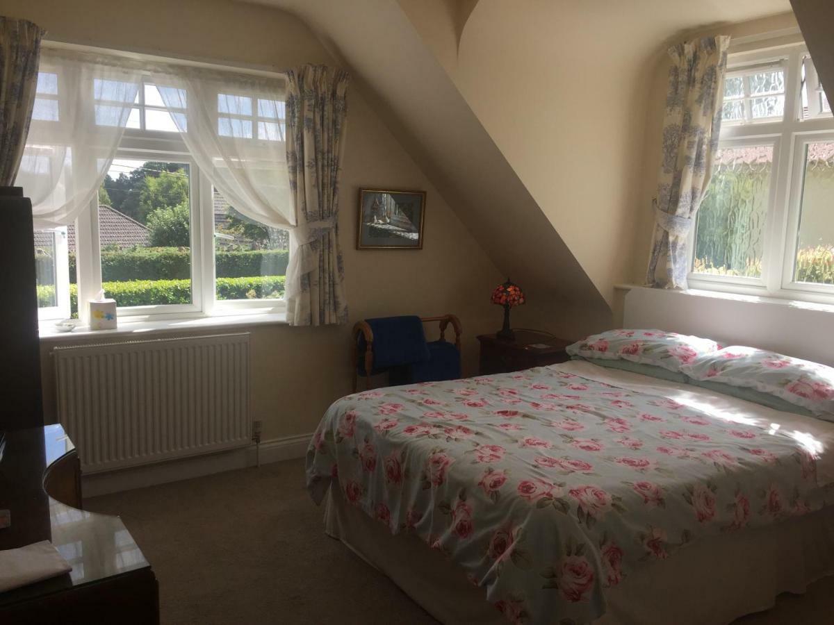 Heatherdene House Corfe Mullen Екстер'єр фото